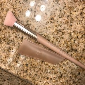 Fenty Beauty | Highlighting Brush